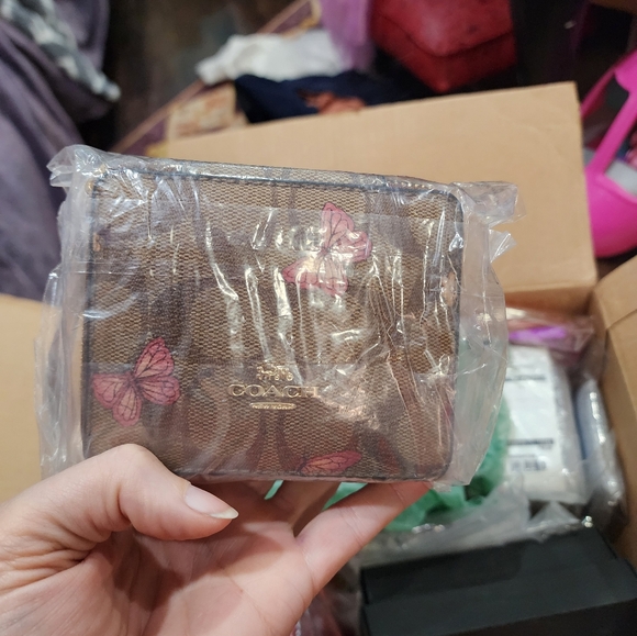 NEW Coach JEWELRY BOX IN SIGNATURE CANVAS WITH BUTTERFLY PRINT - Picture 4 of 5